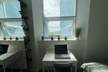 1 bed studio, Bryn Road, Brynmill, Swansea, SA20AR - Image 5