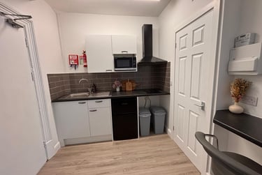 1 bed studio, Bryn Road, Brynmill, Swansea, SA20AR - Image 5