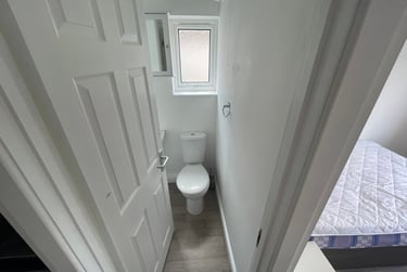 1 bed studio, St Albans Road, Brynmill, Swansea, SA20BP - Image 5