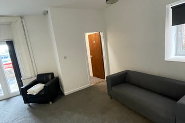 3 bed flat, Bryn Road, Brynmill, Swansea, SA20AP - Image 6