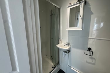 1 bed flat, Bryn Road, Brynmill, Swansea, SA20AR - Image 6