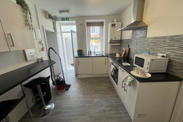 3 bed flat, Bryn Road, Brynmill, Swansea, SA20AR - Image 4