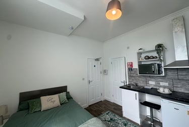 1 bed studio, Bryn Road, Brynmill, Swansea, SA20AR - Image 6