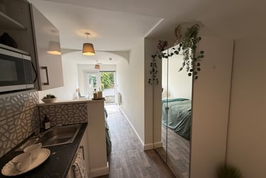 1 bed studio, Bryn Road, Brynmill, Swansea, SA20AR - Image 6