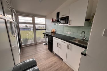 1 bed studio, Bryn Road, Brynmill, Swansea, SA20AR - Image 6