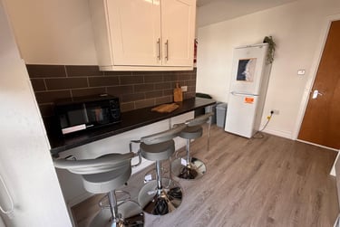 3 bed flat, Bryn Road, Brynmill, Swansea, SA20AR - Image 3