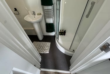 1 bed studio, Bryn Road, Brynmill, Swansea, SA20AR - Image 7