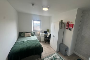 1 bed studio, St Helens Road, Mount Pleasant, Swansea, SA14DQ - Image 2