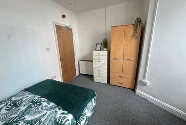 2 bed flat, Bryn Road, Brynmill, Swansea, SA20AR - Image 7