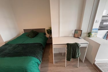 1 bed flat, Bryn Road, Brynmill, Swansea, SA20AR - Image 8