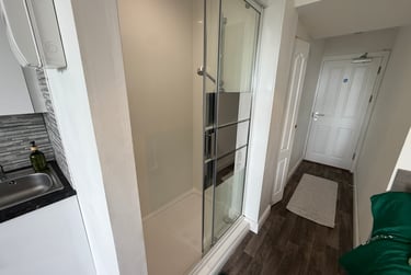 1 bed studio, Bryn Road, Brynmill, Swansea, SA20AR - Image 8