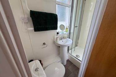 1 bed studio, Finsbury Terrace, Brynmill, Swansea, SA20AH - Image 8