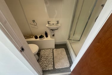 1 bed studio, Bryn Road, Brynmill, Swansea, SA20AR - Image 8