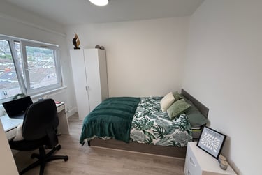 1 bed studio, St Helens Road, Mount Pleasant, Swansea, SA14DQ - Image 2