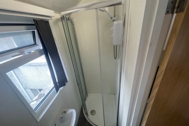 1 bed studio, Finsbury Terrace, Brynmill, Swansea, SA20AH - Image 8