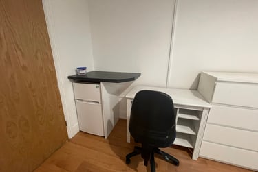 1 bed flat, Bryn Road, Brynmill, Swansea, SA20AT - Image 8