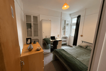 3 bed house, Gwydr Crescent, Uplands, Swansea, SA20AD - Image 8