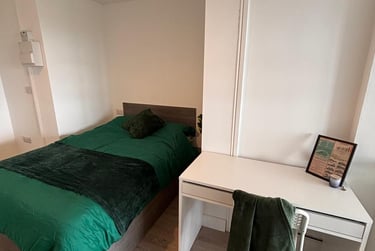 1 bed flat, Bryn Road, Brynmill, Swansea, SA20AR - Image 9