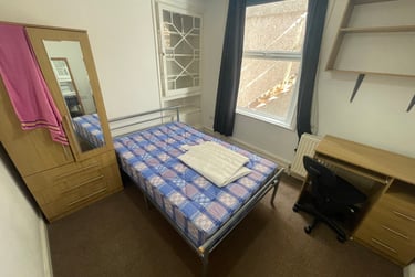 2 bed flat, St Albans Road, Brynmill, Swansea, SA20BP - Image 12