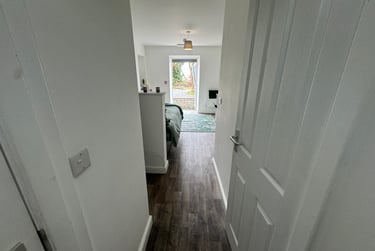 1 bed flat, Bryn Road, Brynmill, Swansea, SA20AR - Image 9