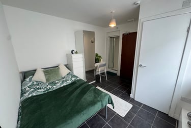 1 bed flat, Bryn Road, Brynmill, Swansea, SA20AR - Image 9