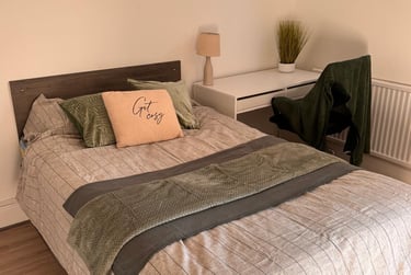 1 bed studio, Bryn Road, Brynmill, Swansea, SA20AR - Image 10