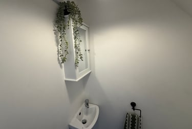 1 bed studio, Bryn Road, Brynmill, Swansea, SA20AR - Image 11