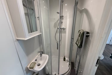 1 bed studio, Bryn Road, Brynmill, Swansea, SA20AR - Image 10