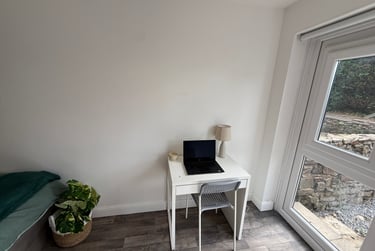 1 bed studio, Bryn Road, Brynmill, Swansea, SA20AR - Image 10