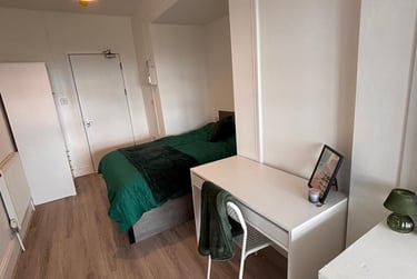 1 bed flat, Bryn Road, Brynmill, Swansea, SA20AR - Image 11