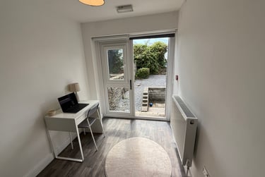 1 bed studio, Bryn Road, Brynmill, Swansea, SA20AR - Image 11