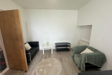 2 bed flat, Bryn Road, Brynmill, Swansea, SA20AR - Image 11