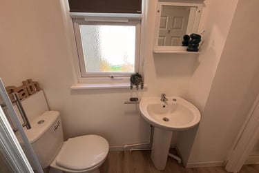 1 bed studio, Bryn Road, Brynmill, Swansea, SA20AR - Image 11