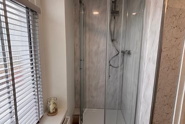 1 bed studio, Bryn Road, Brynmill, Swansea, SA20AR - Image 11