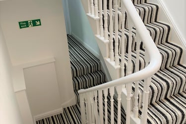 6 bed house, Russell Street, City Centre, Swansea, SA14HR - Image 2