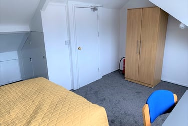 6 bed house, Russell Street, City Centre, Swansea, SA14HR - Image 12