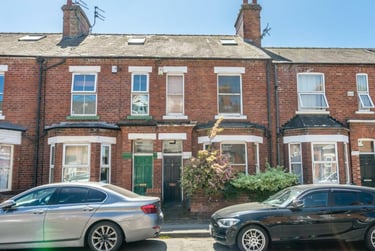 5 bed house, White Cross Road, The Groves, York, YO318JR - Image 1