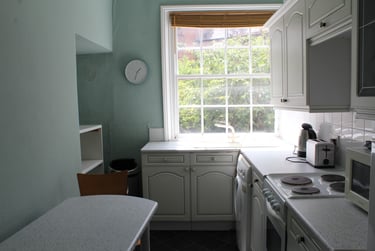 1 bed flat, Holgate Road, City Centre, York, YO244AA - Image 3