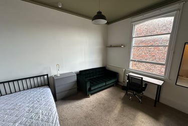 1 bed flat, Heslington Road, Fishergate, York, YO105AU - Image 2