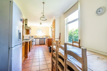 5 bed house, White Cross Road, The Groves, York, YO318JR - Image 2