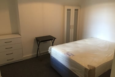 5 bed house, King Edwards Road, Brynmill, Swansea, SA14LX - Image 9