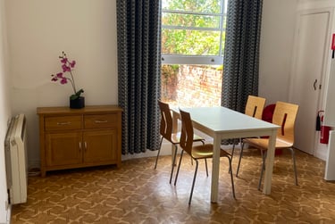 2 bed flat, Sydenham Villas Road, City Centre, Cheltenham, GL526DZ - Image 2