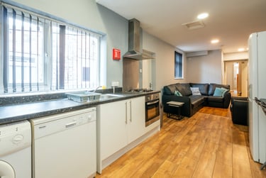 6 bed house, Mabfield Road, Fallowfield, Manchester, M146LW - Image 2