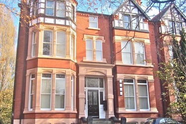 5 bed flat, Greenbank Drive, Sefton Park, Liverpool, L171AN - Image 1