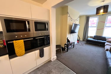 8 bed house, Penny Lane, Mossley Hill, Liverpool, L181DQ - Image 3