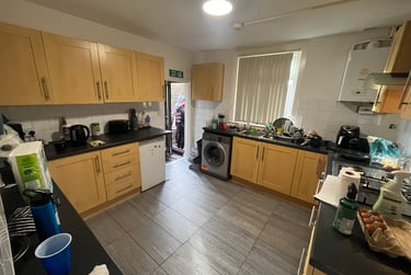 5 bed house, Penny Lane, Mossley Hill, Liverpool, L181DQ - Image 2