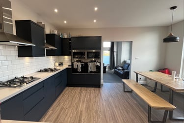 7 bed flat, Smithdown Road, Sefton Park, Liverpool, L155AJ - Image 2