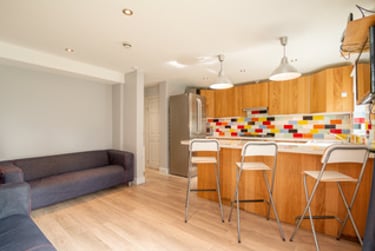 7 bed house, Schuster Road, Victoria Park, Manchester, M145PE - Image 2