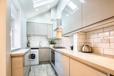 4 bed house, Hunter hill road, Hunters bar, Sheffield, S118UE - Image 2