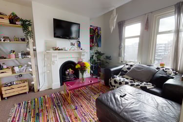 3 bed flat, Valmar Road, Camberwell, London, SE59NG - Image 1